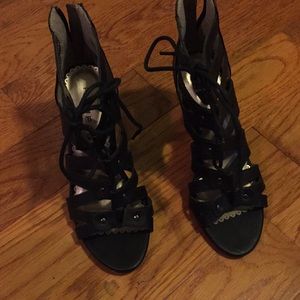 Rampage shoes size 6 new with tags.